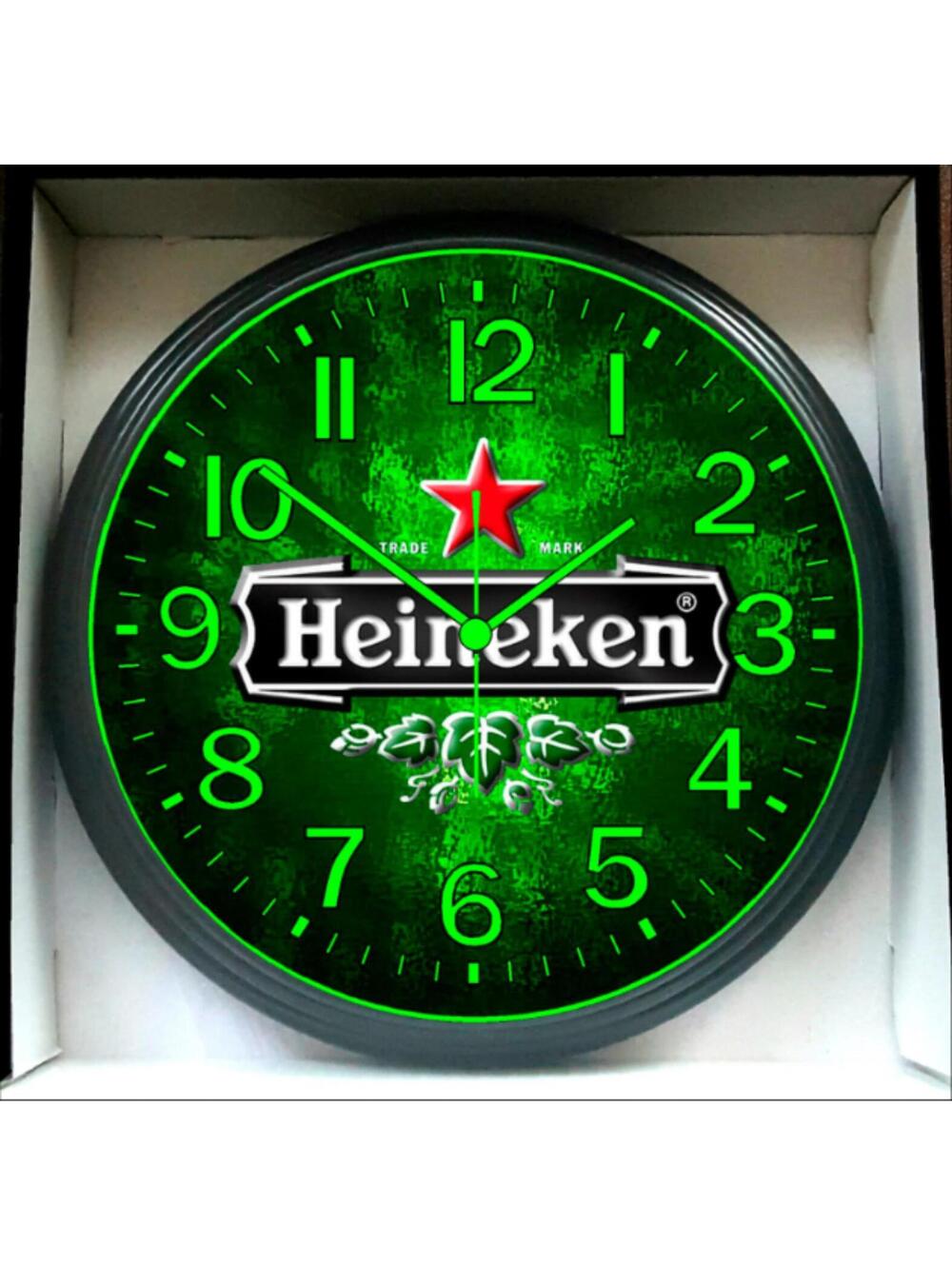 Wall ClockHeineken Beer Bar Billiard Glow In The Dark Wall Clock New!